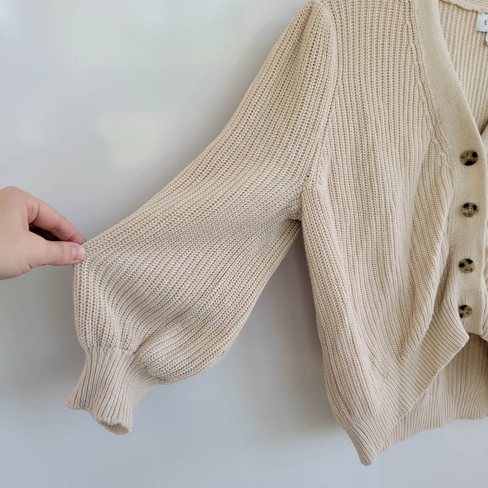 Evereve Beige Cream Button-Front Balloon Sleeve Cardigan. Size Small - Picture 4 of 4